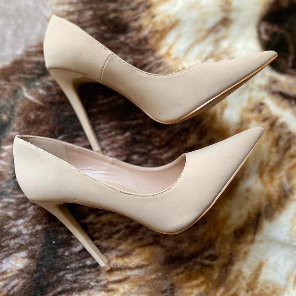 LA republic nude high heel pump